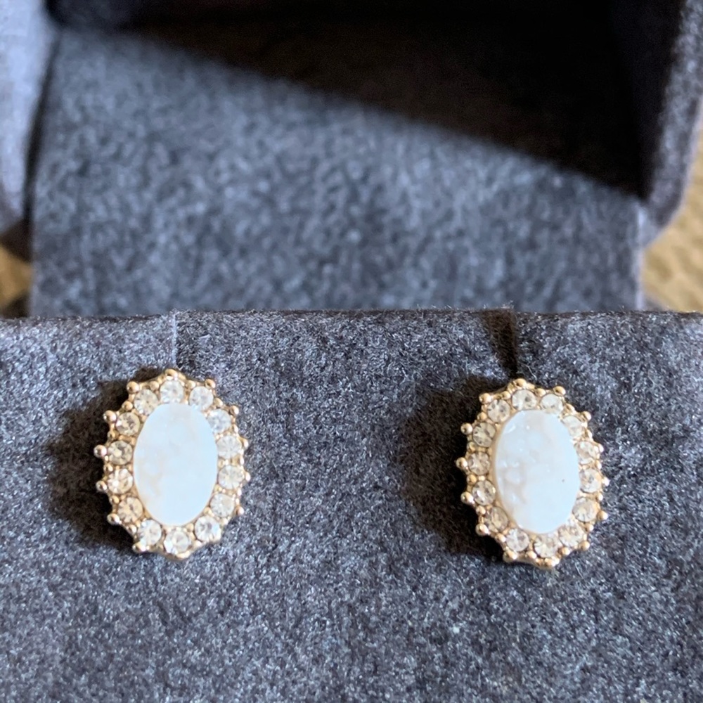 Anthropologie white druzy stud earrings